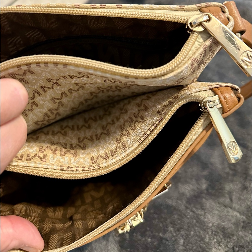 Mia MK Crossbody Logo Lock Purse - Picture 5 of 5